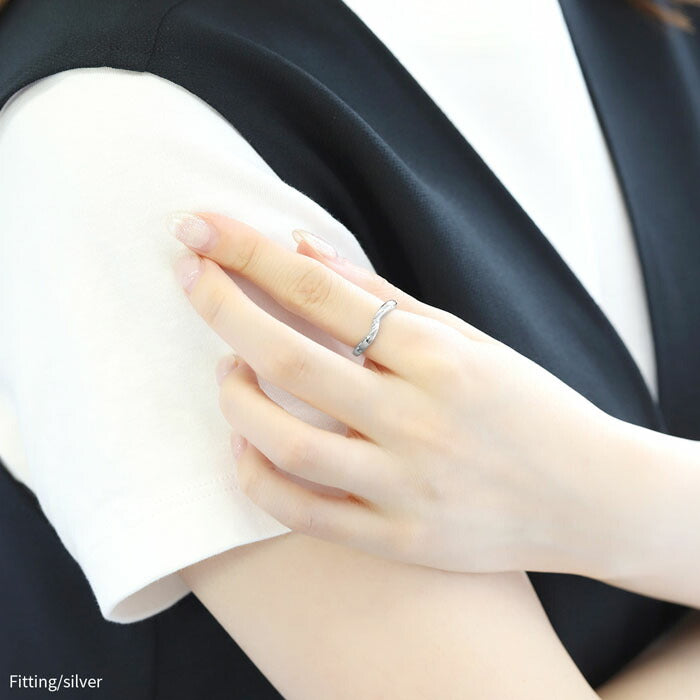 ring-48 リング 指輪 レディース アクセサリー シルバー ゴールド シンプル 18k 18金 8号 10号 12号 金属アレルギー 重ね付け 重ねづけ ファッションリング ゴールドリング シルバーリング ウェーブ 凛
