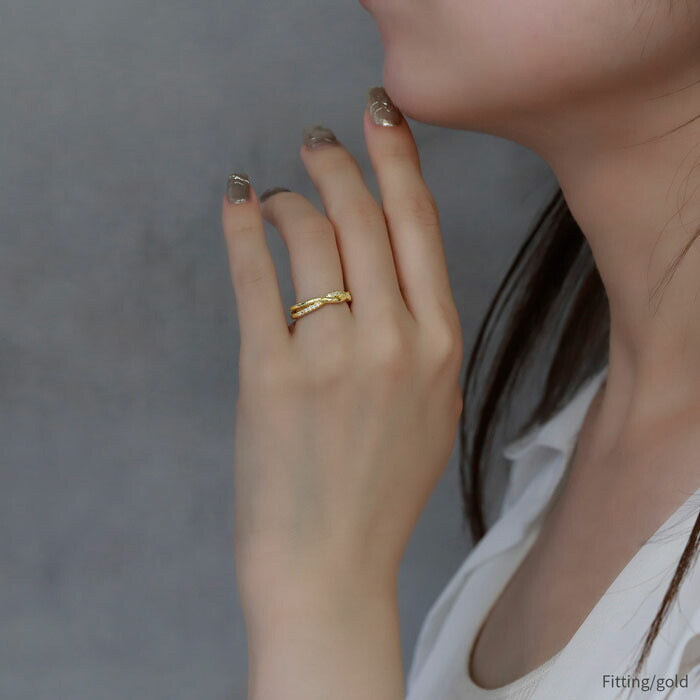 ring-56 リング 指輪 レディース アクセサリー シルバー ゴールド シンプル ツイスト ねじれ キュービックジルコニア 18k 18金 8号 10号 12号 重ね付け 重ねづけ ファッションリング ゴールドリング シルバーリング カジュアル 凛